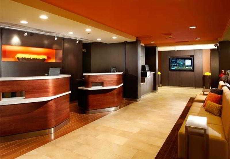 Отель Courtyard By Marriott Линчберг Интерьер фото